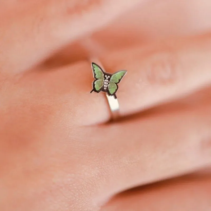 Charming Elegantly Design Ring