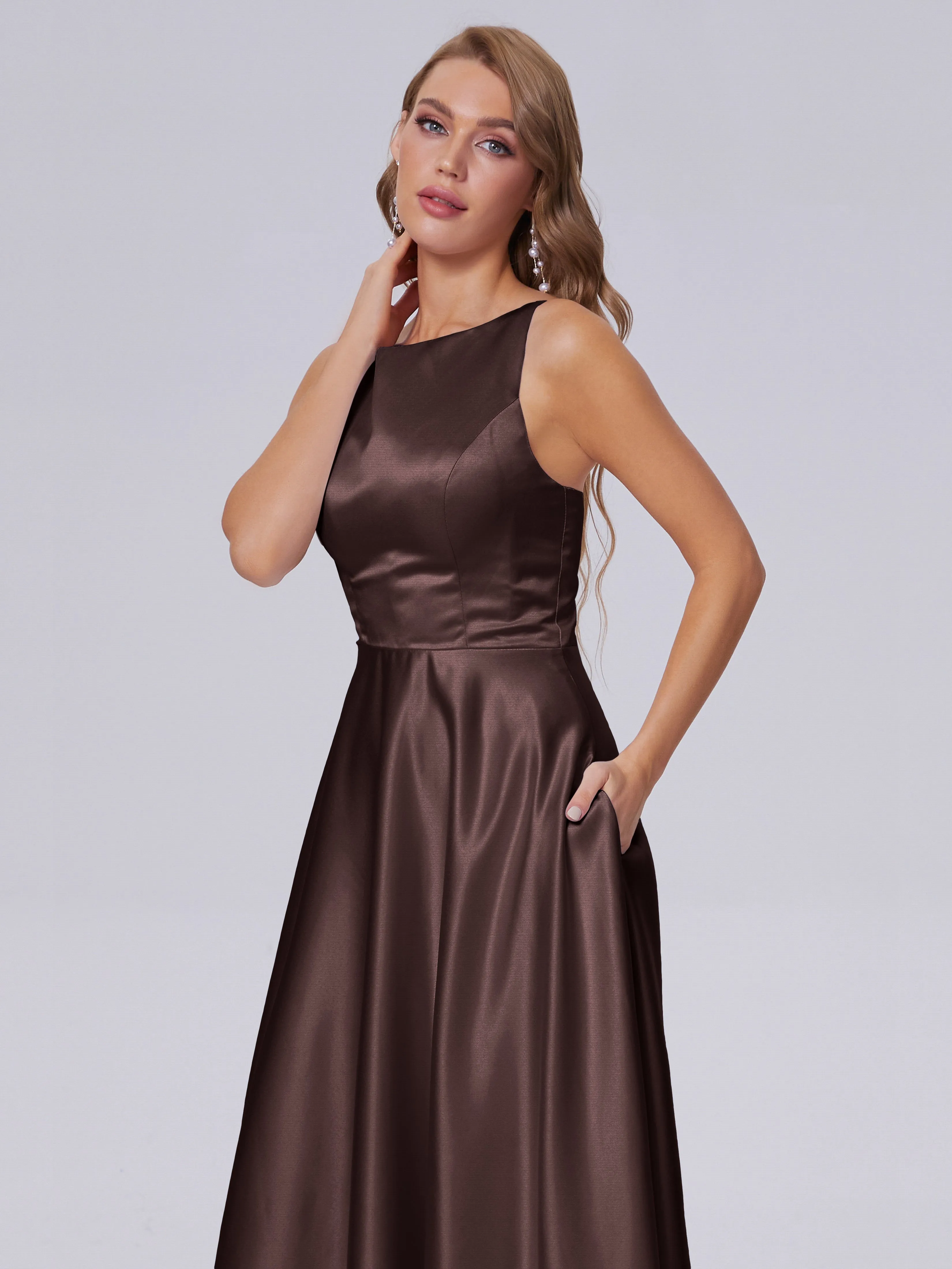 Charming Sleeveless Satin Bridesmaid Dresses