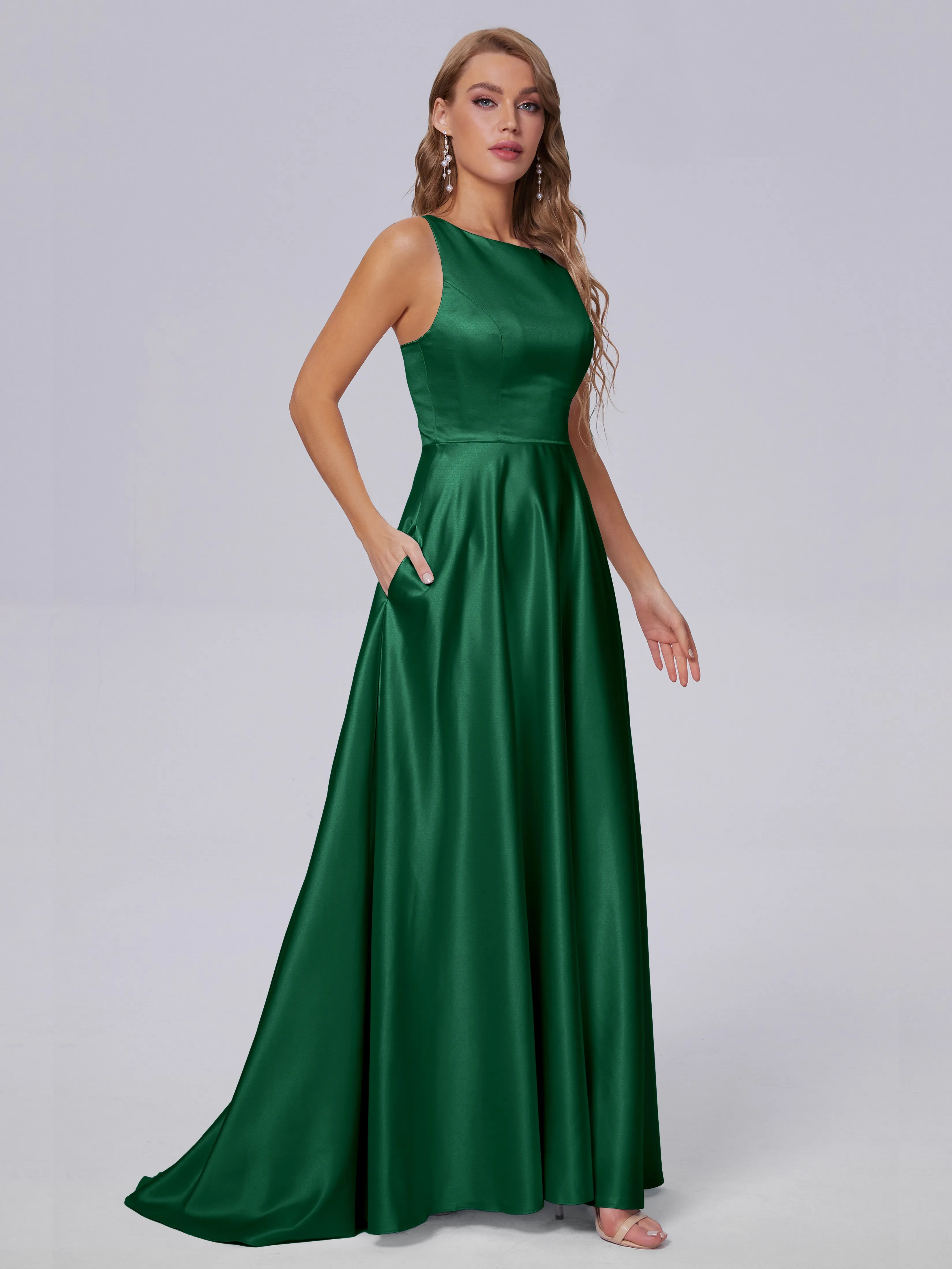 Charming Sleeveless Satin Bridesmaid Dresses