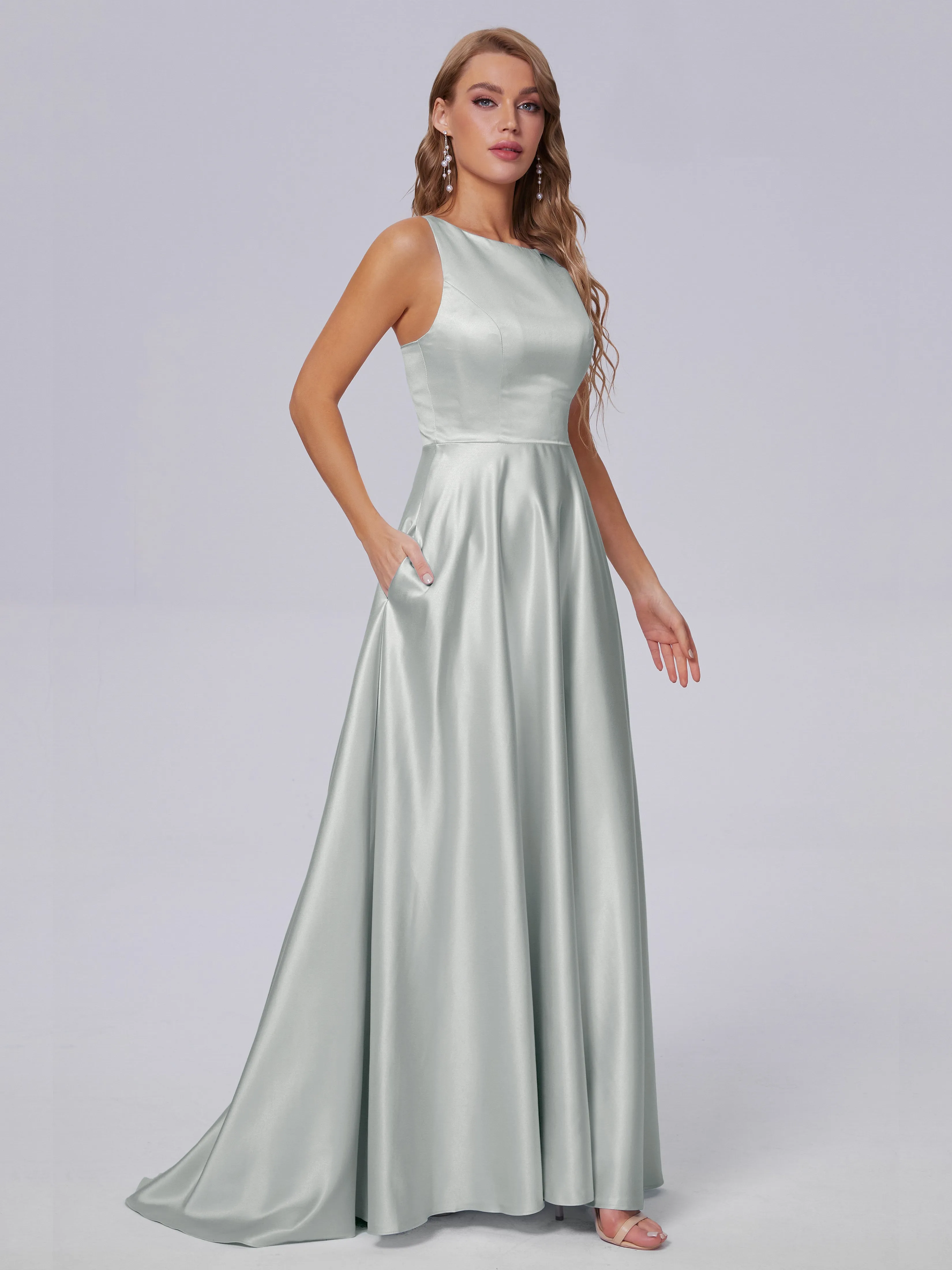 Charming Sleeveless Satin Bridesmaid Dresses