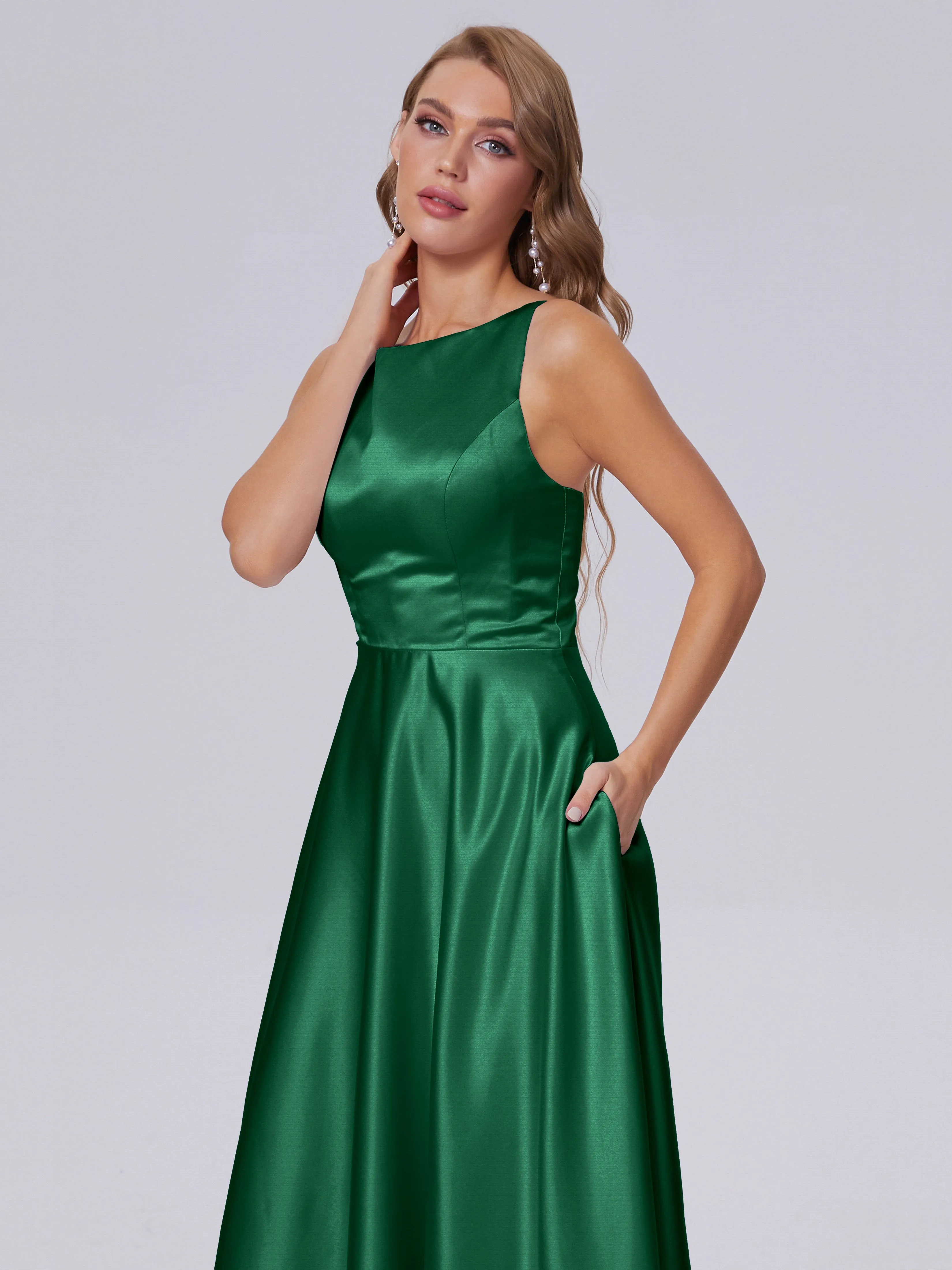 Charming Sleeveless Satin Bridesmaid Dresses