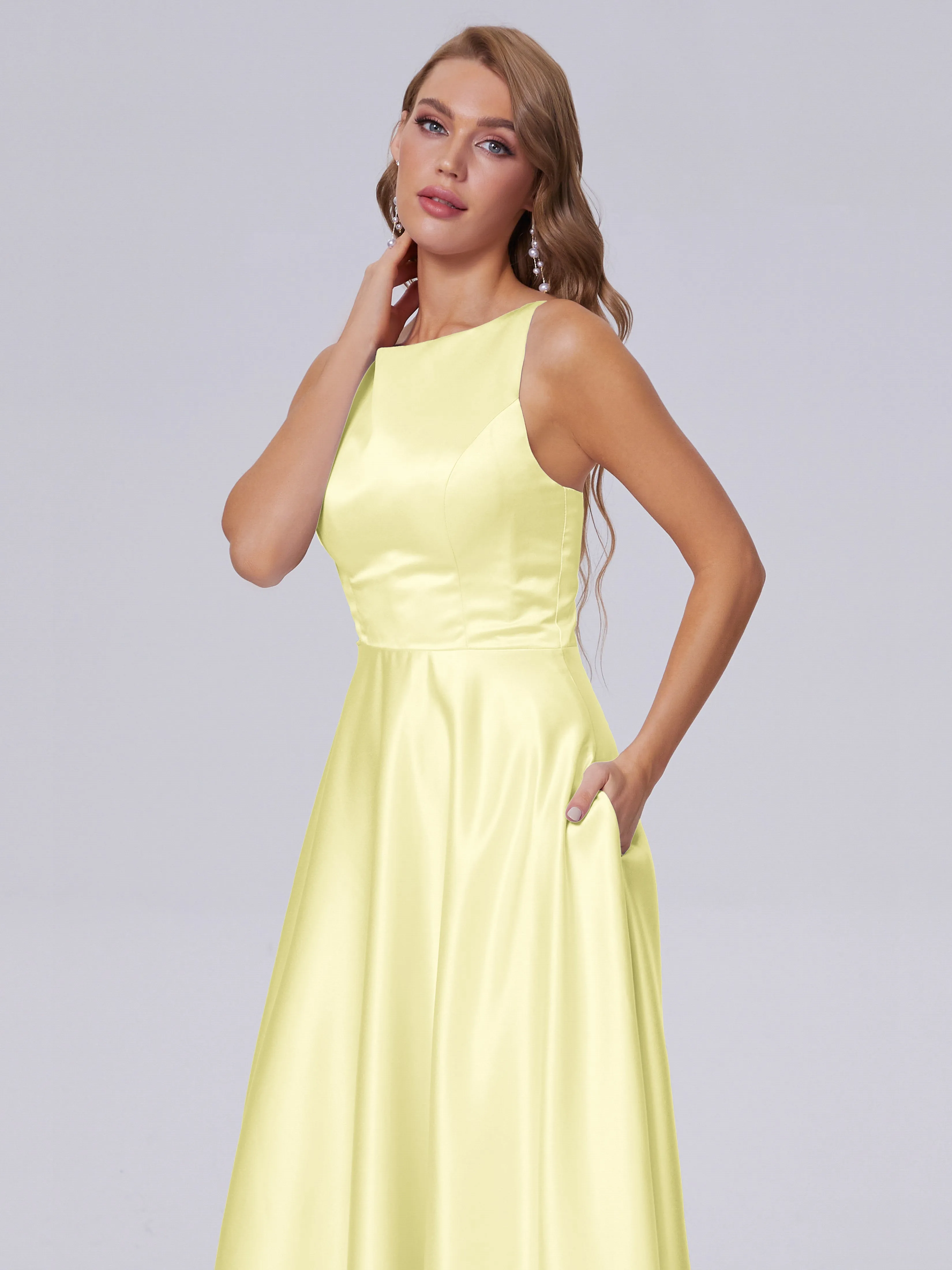 Charming Sleeveless Satin Bridesmaid Dresses