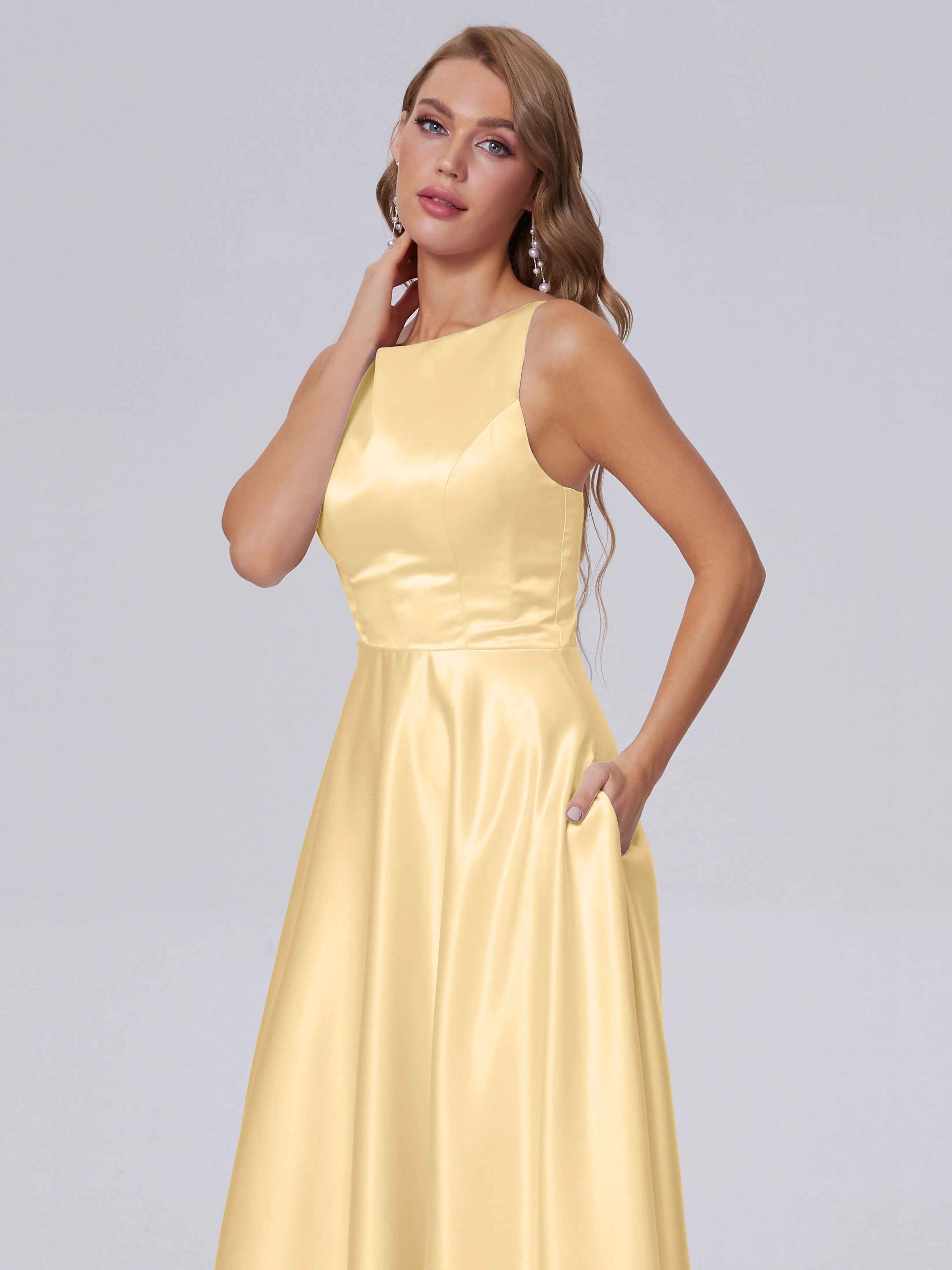 Charming Sleeveless Satin Bridesmaid Dresses