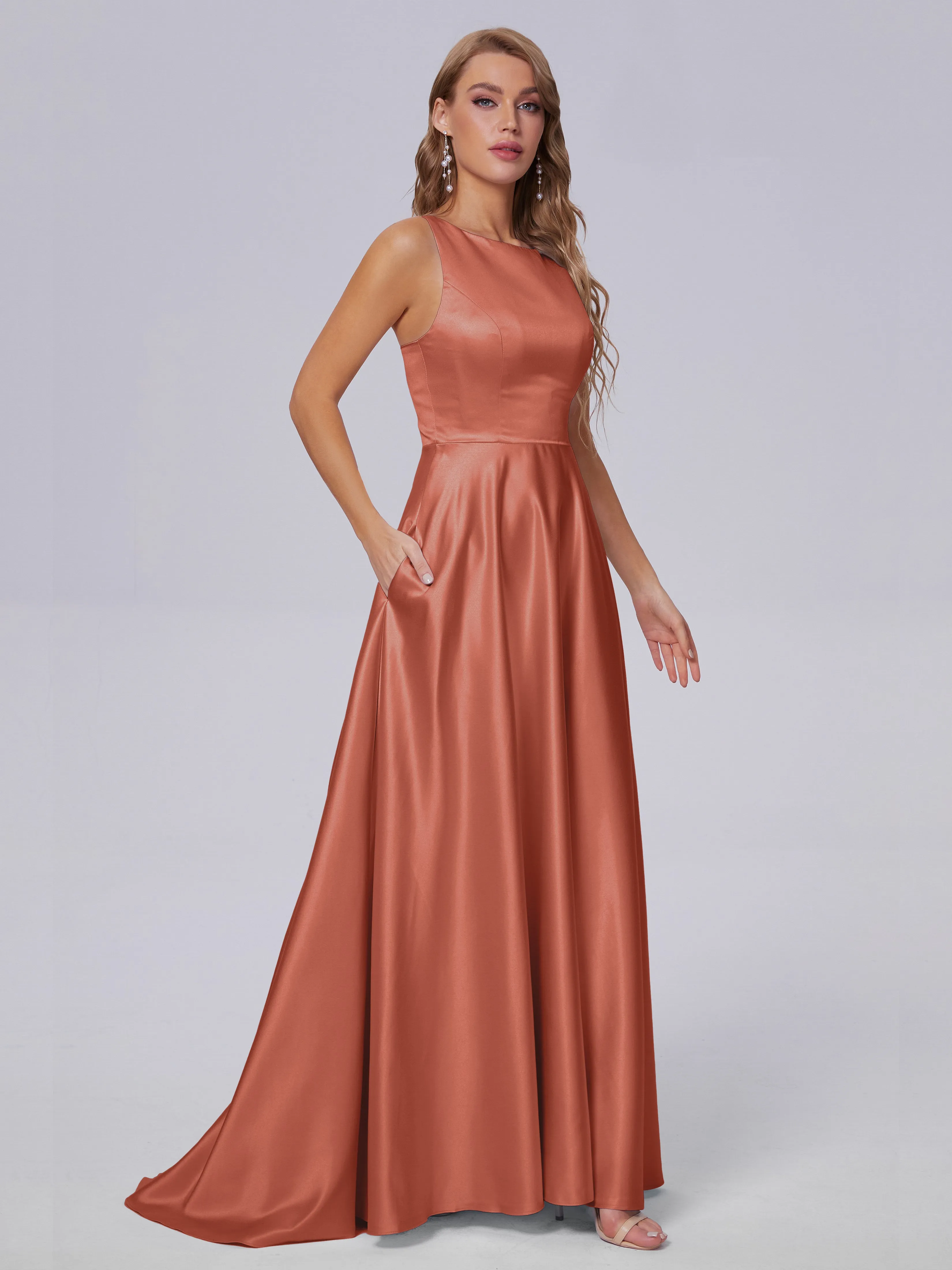 Charming Sleeveless Satin Bridesmaid Dresses