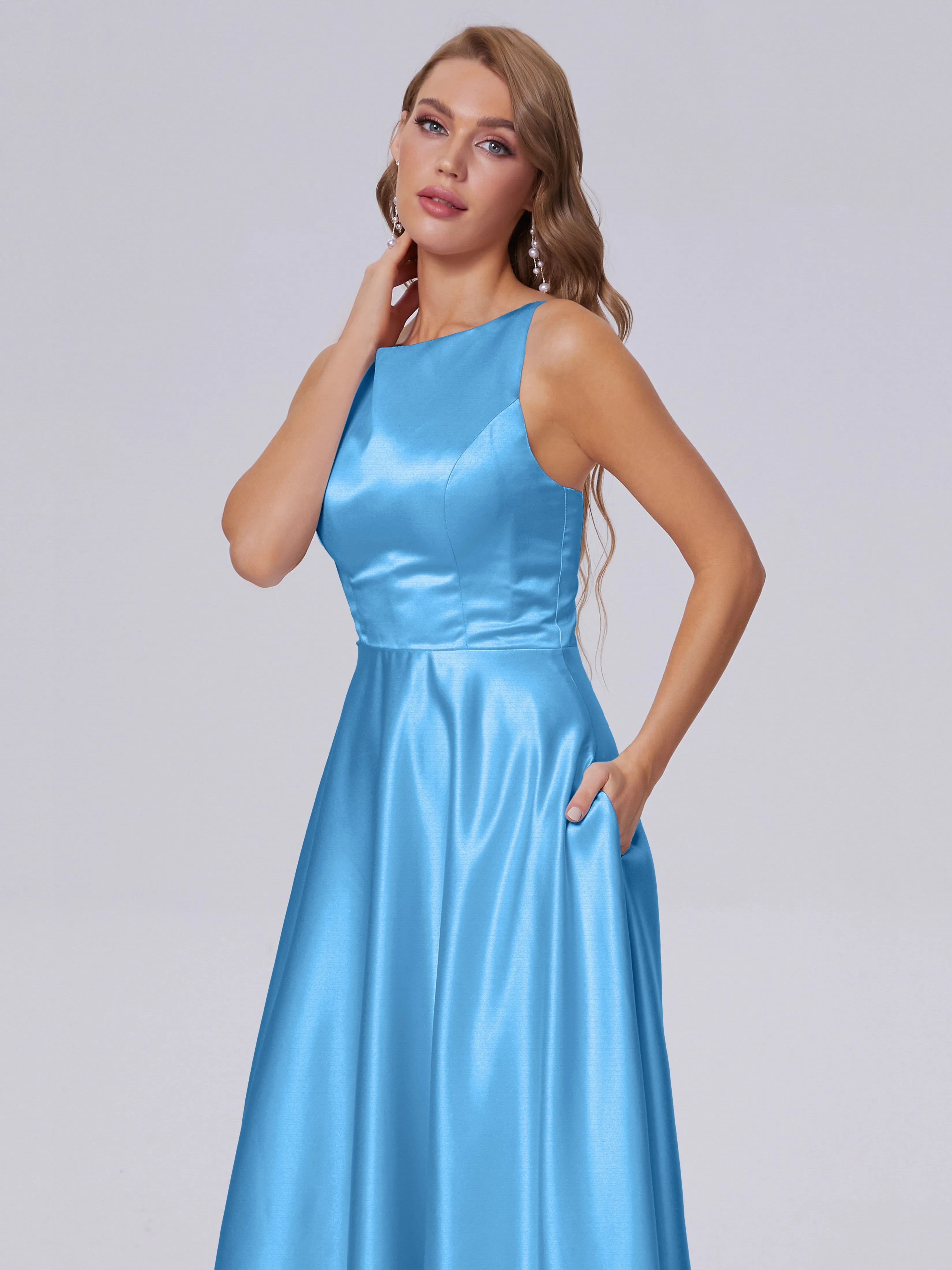 Charming Sleeveless Satin Bridesmaid Dresses