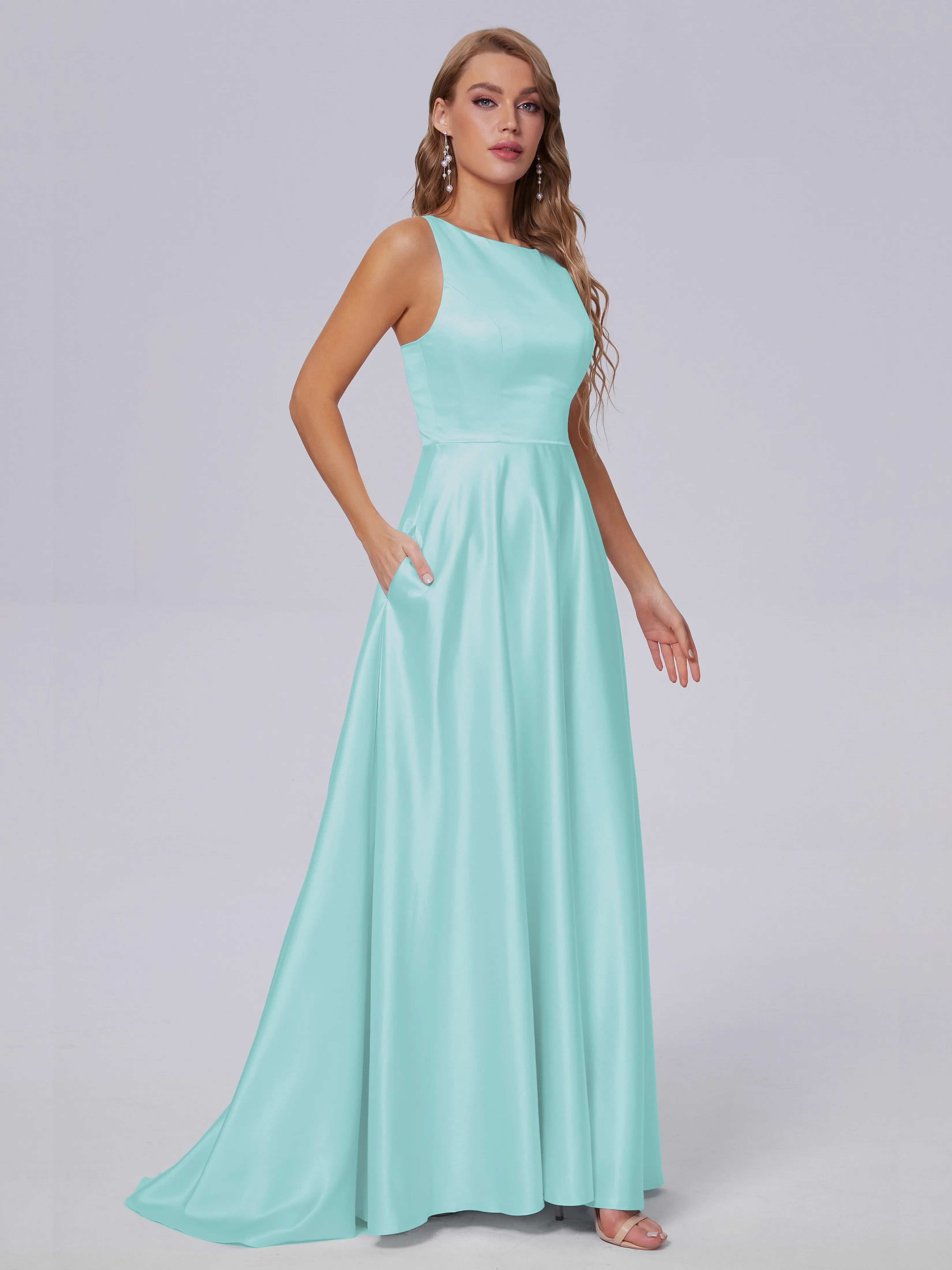 Charming Sleeveless Satin Bridesmaid Dresses