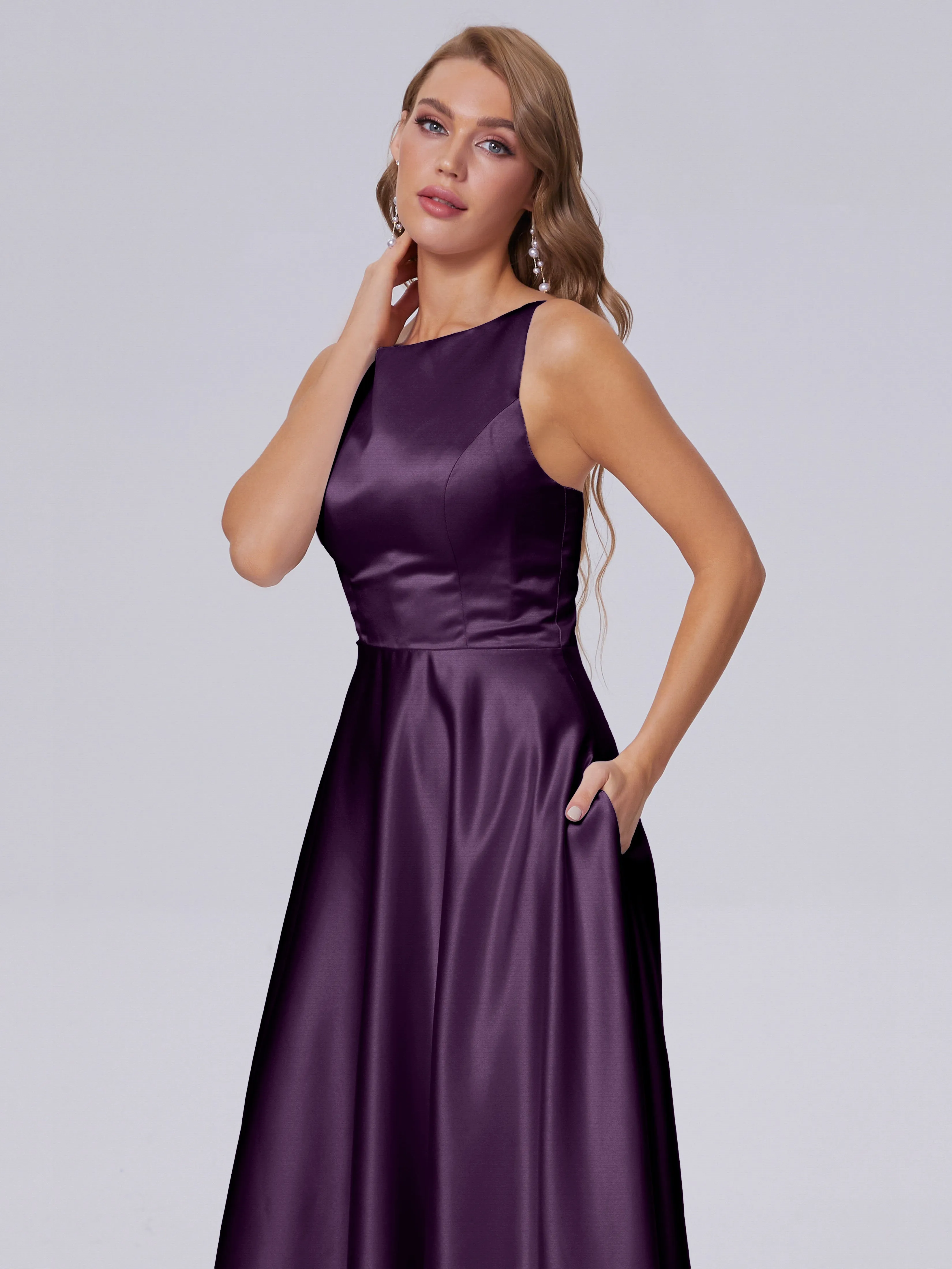 Charming Sleeveless Satin Bridesmaid Dresses