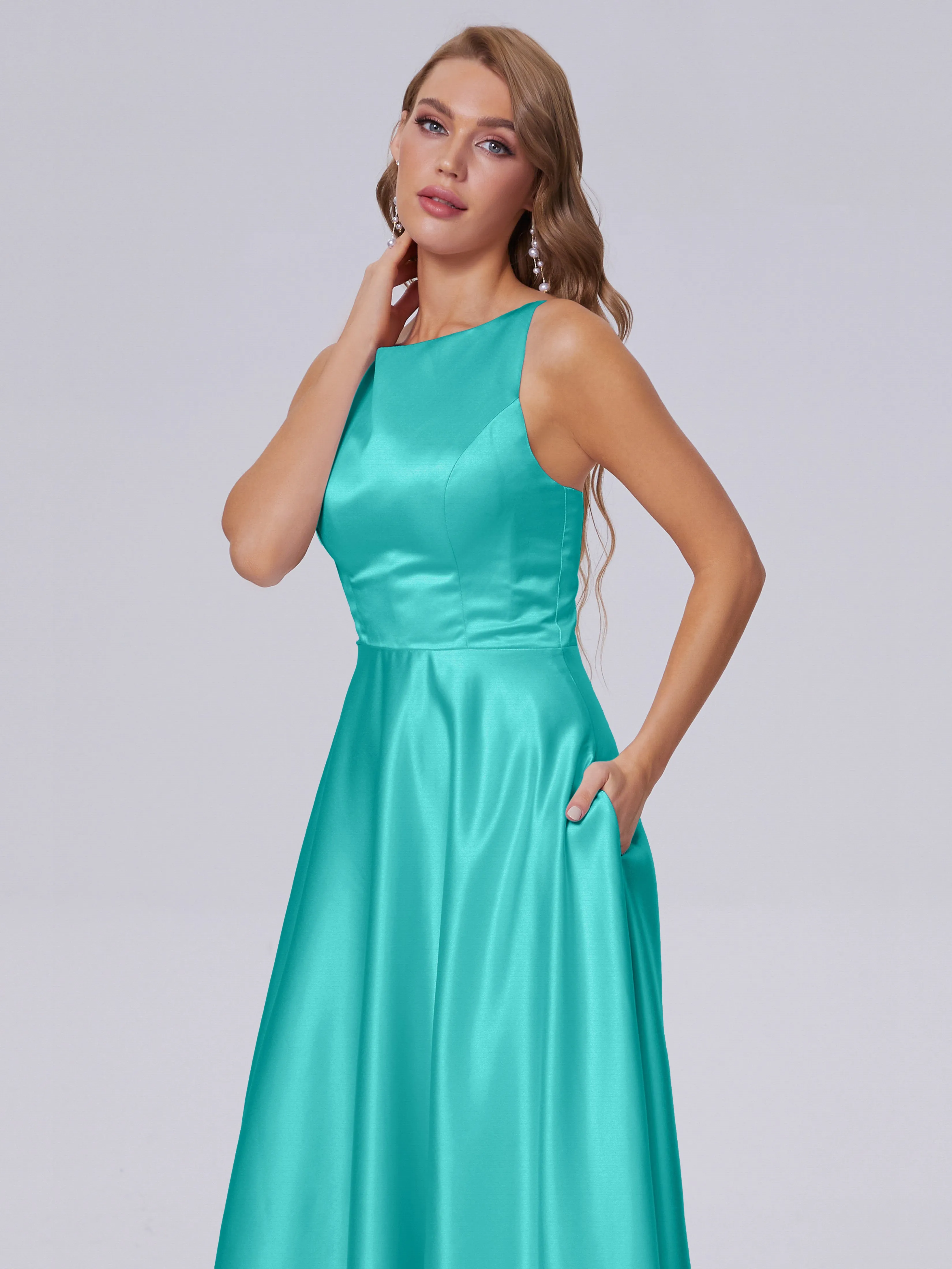 Charming Sleeveless Satin Bridesmaid Dresses