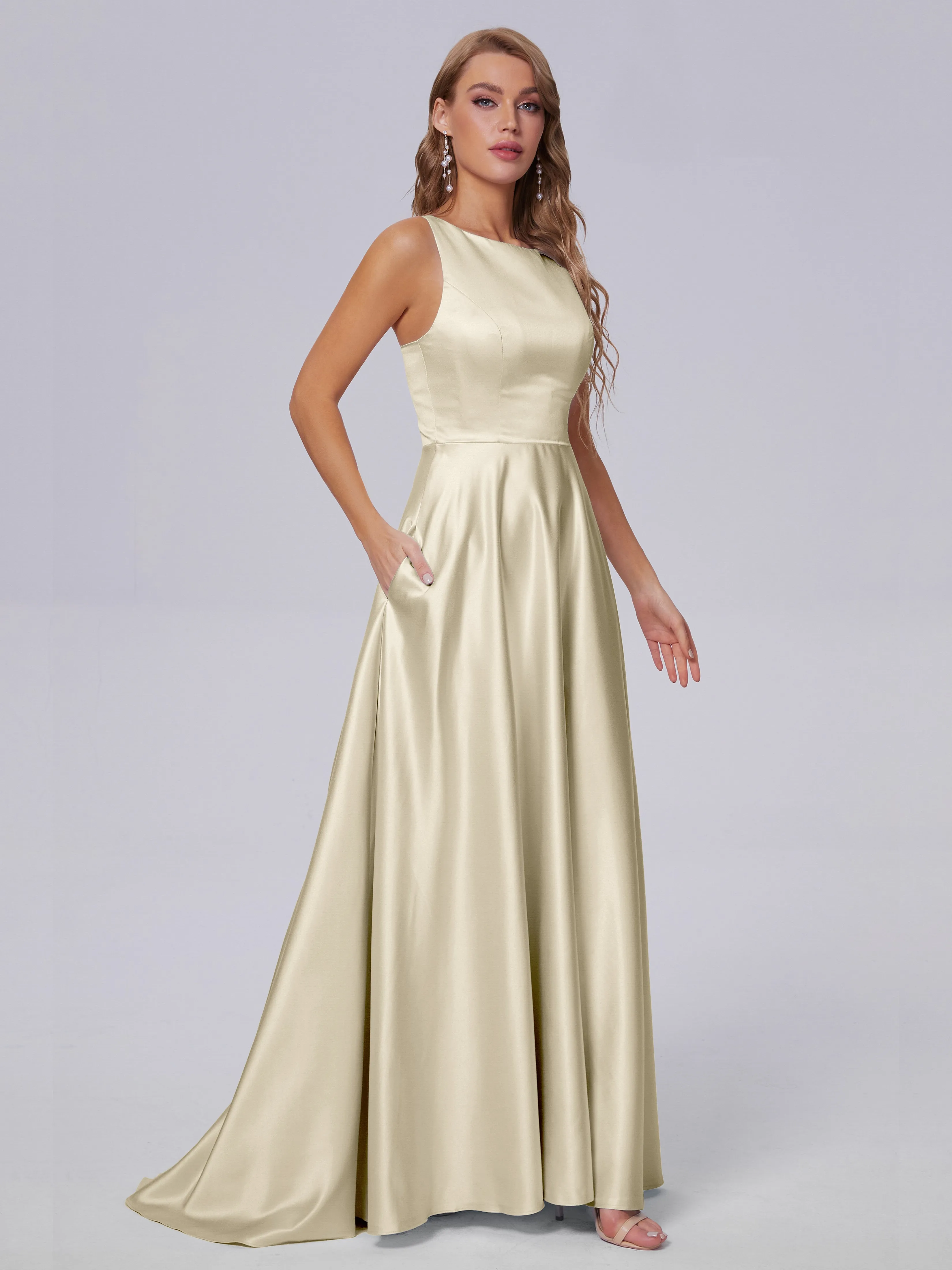 Charming Sleeveless Satin Bridesmaid Dresses