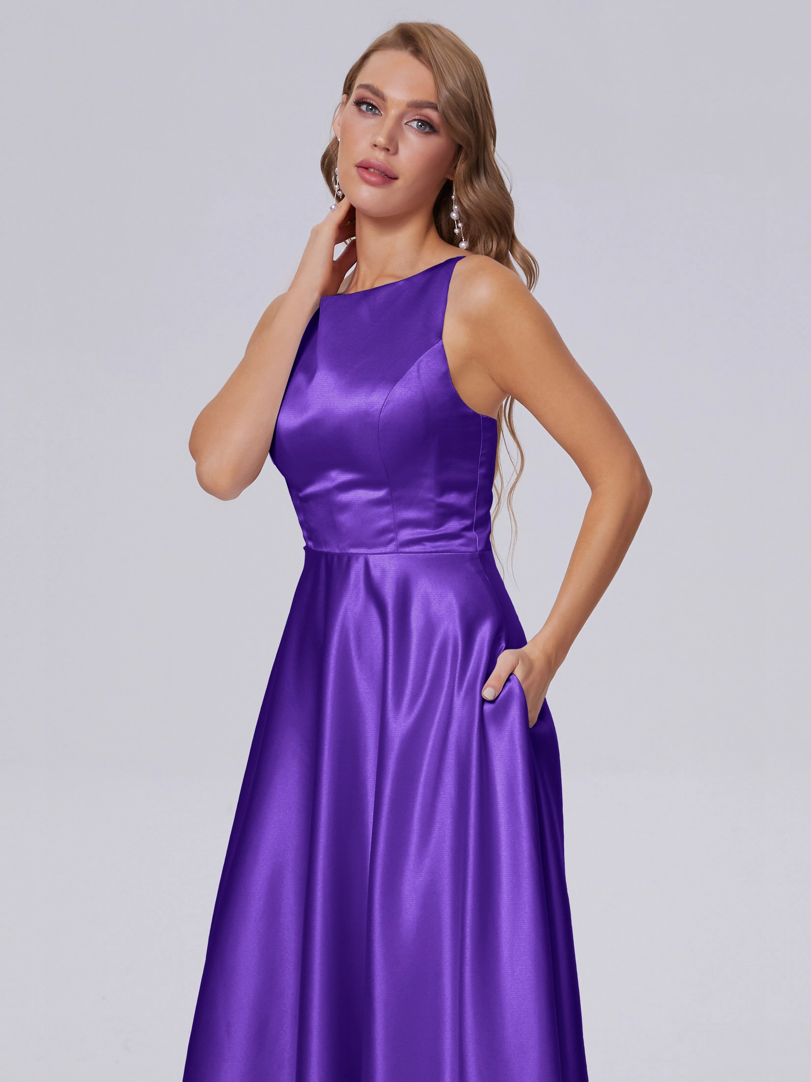 Charming Sleeveless Satin Bridesmaid Dresses