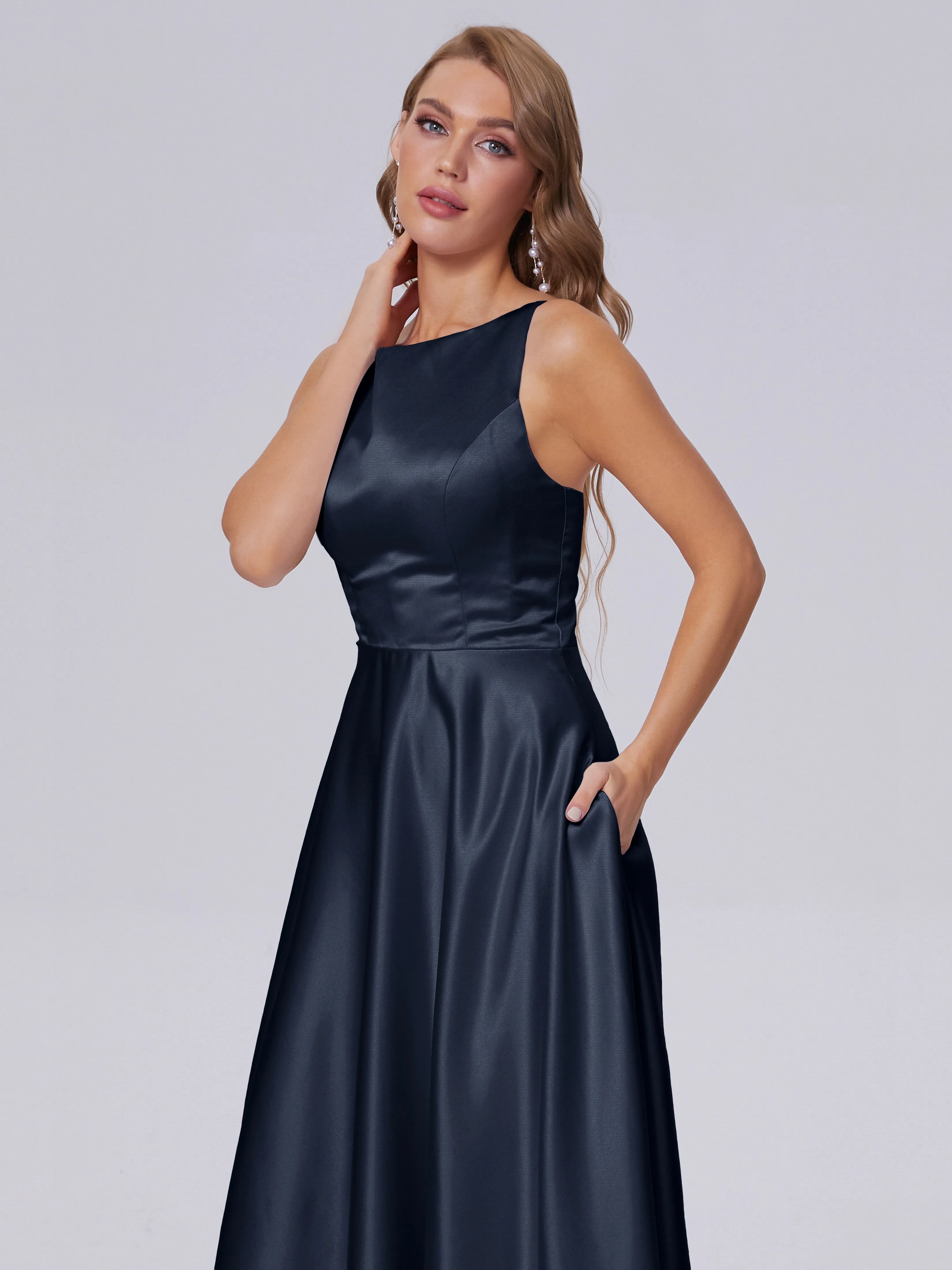 Charming Sleeveless Satin Bridesmaid Dresses