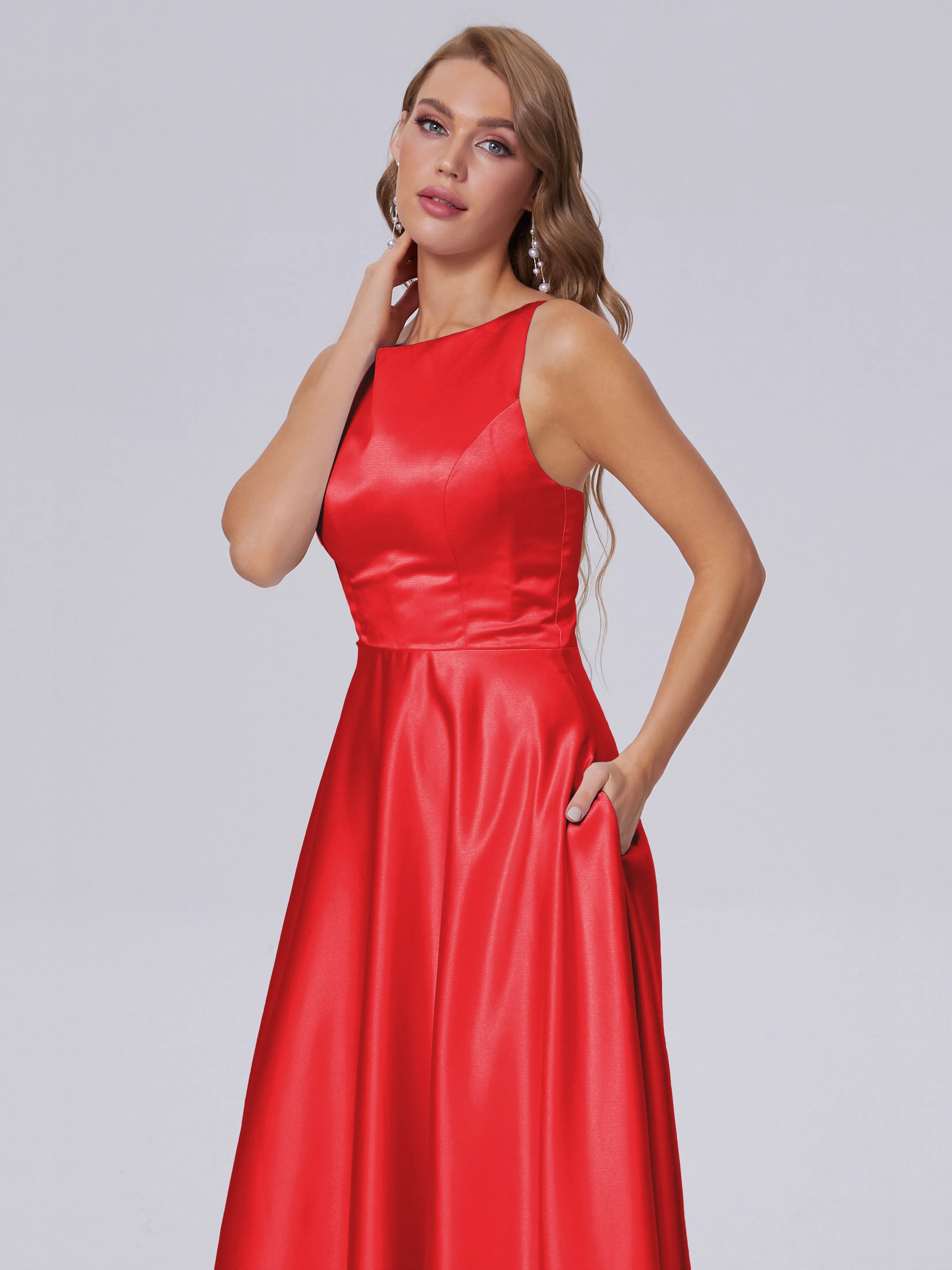 Charming Sleeveless Satin Bridesmaid Dresses