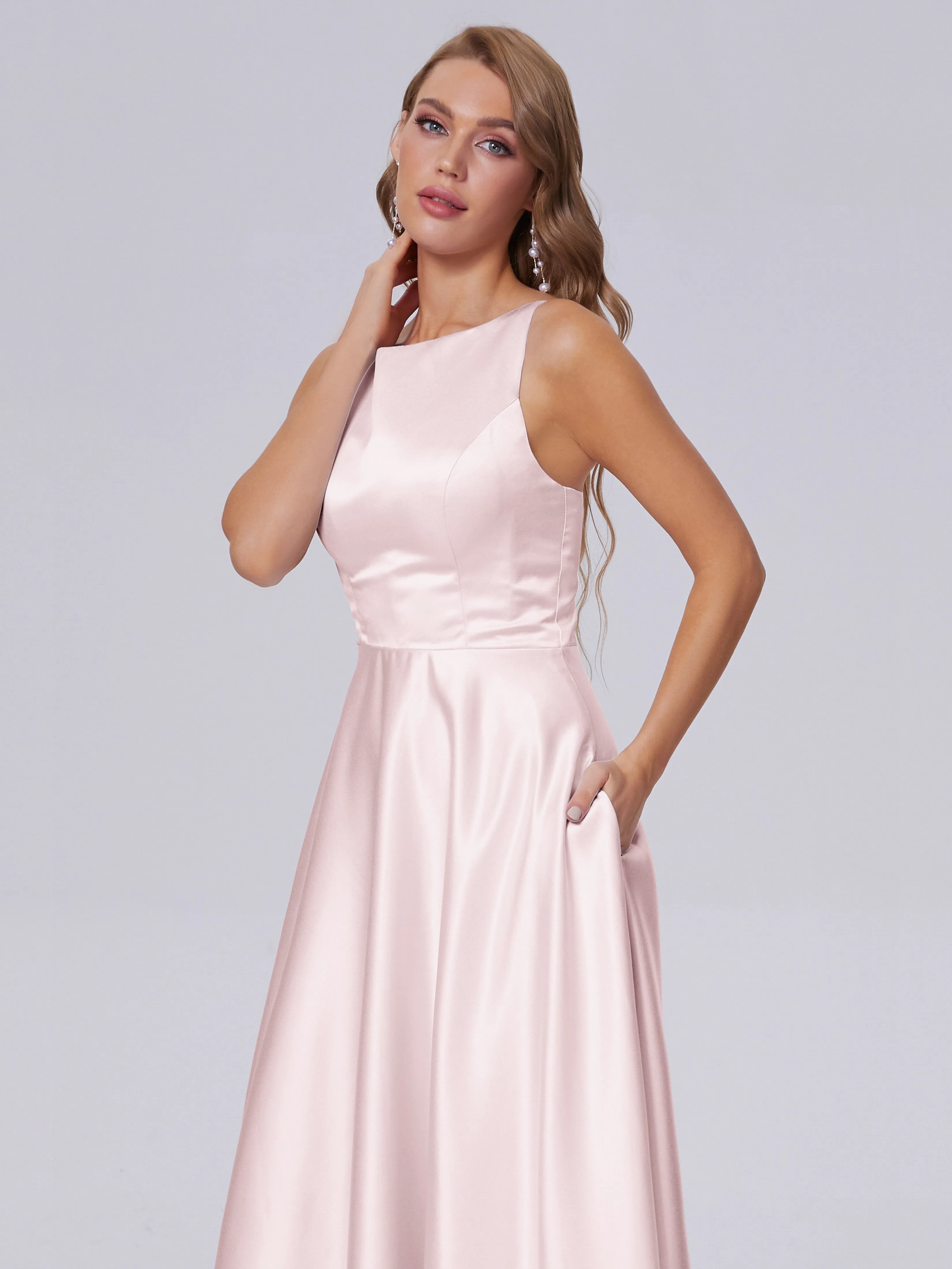 Charming Sleeveless Satin Bridesmaid Dresses