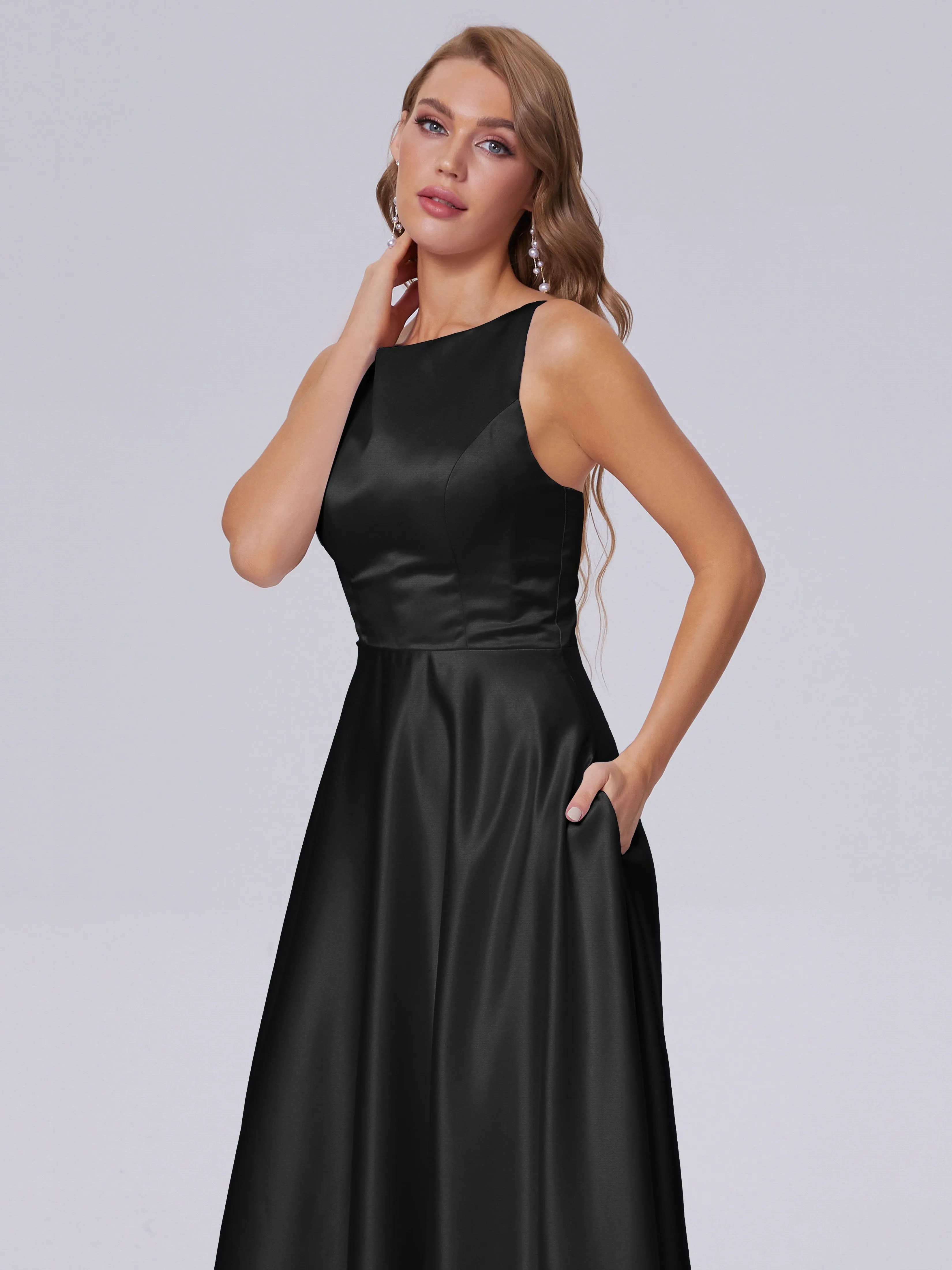 Charming Sleeveless Satin Bridesmaid Dresses