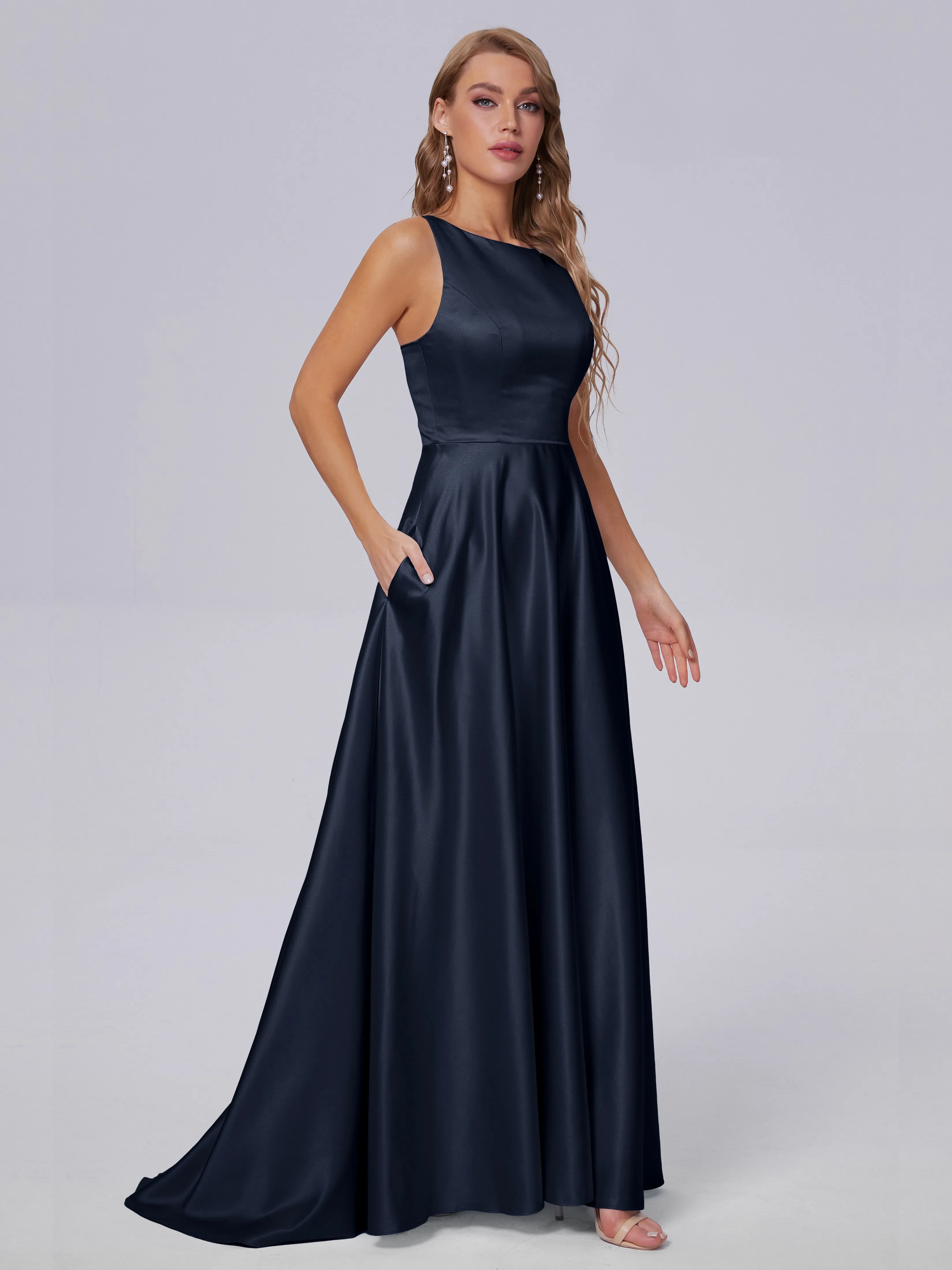 Charming Sleeveless Satin Bridesmaid Dresses