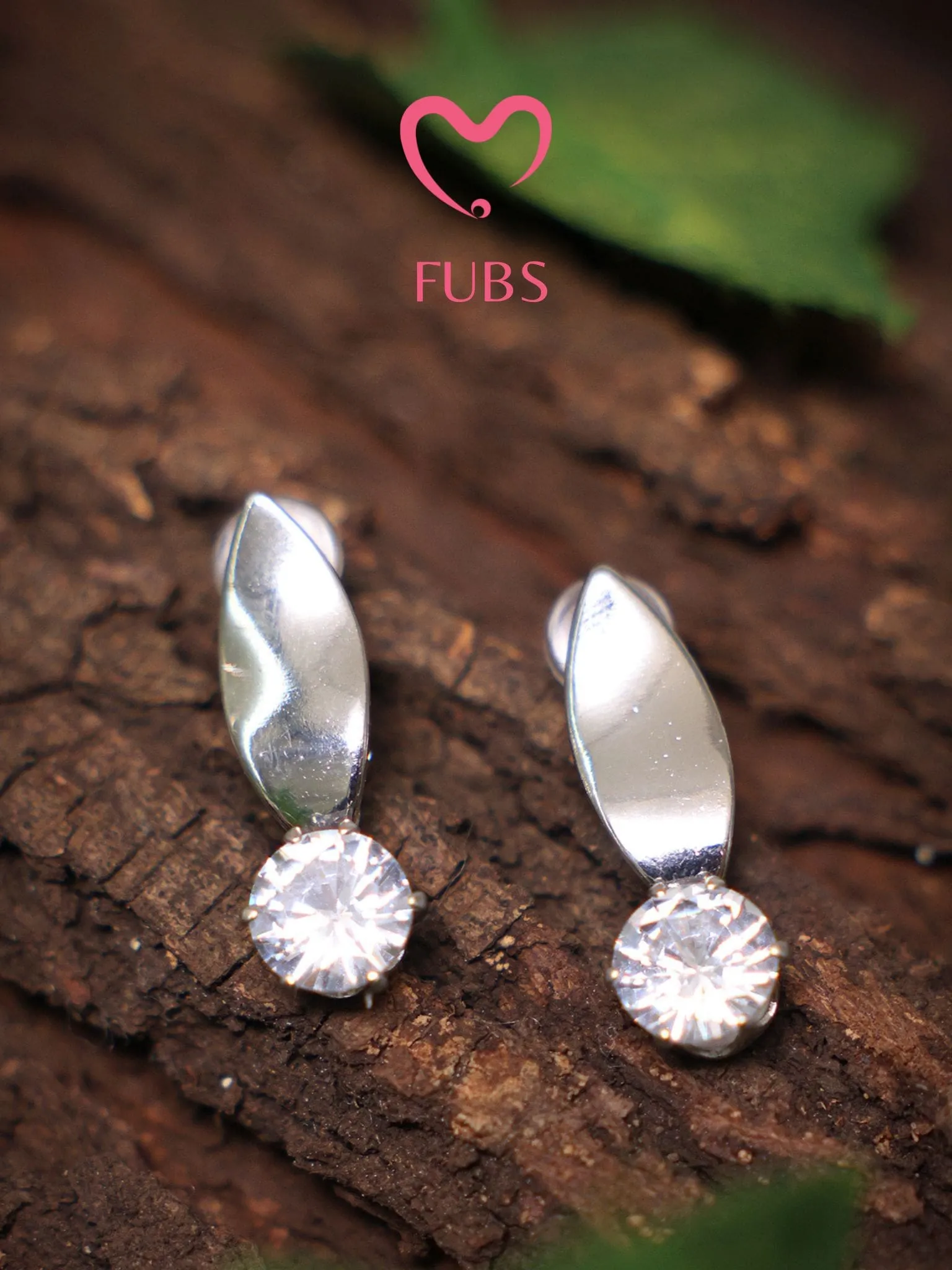 Gorgeous Leaf Round Pearl Earrings